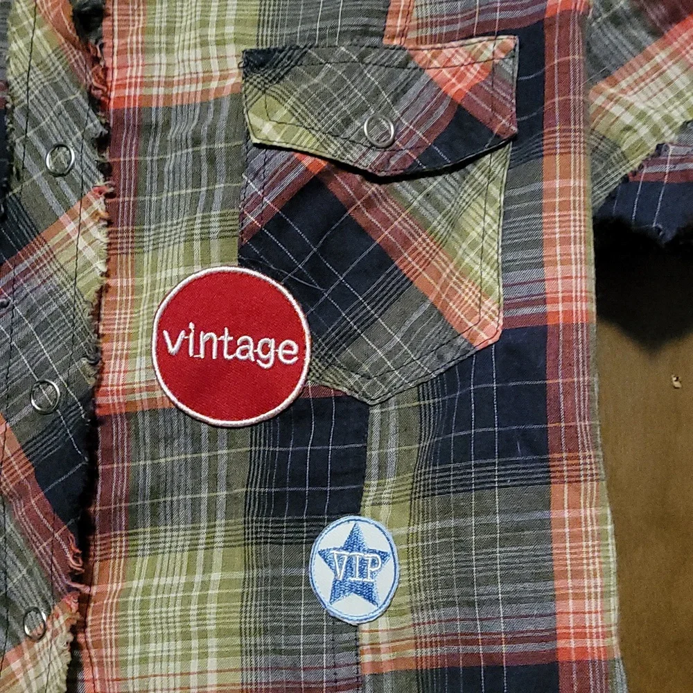 Button up - Picture 2 of 5